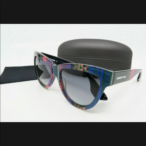 New Alexander McQueen Sunglasses - Picture 1 of 5